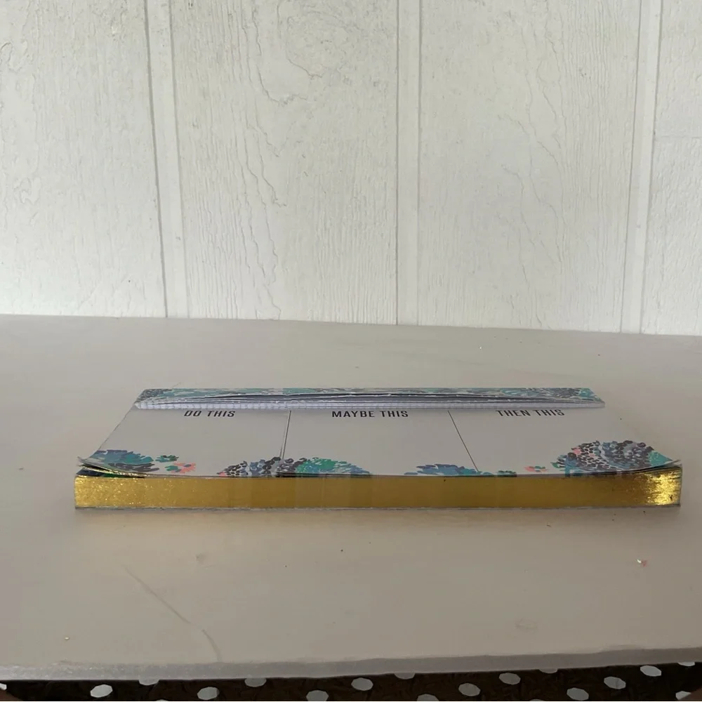 Lilly Pulitzer Wave After Wave Notepad NWOT